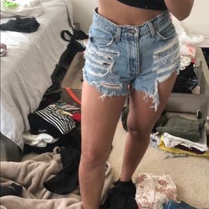 Levi’s distresses jean shorts